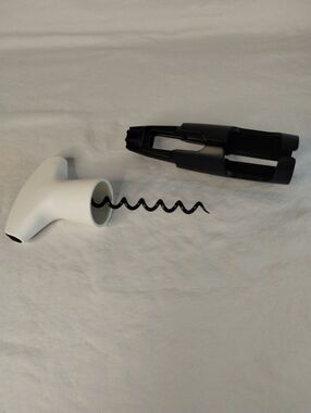 Tupperware Twister Corkscrew Wine Opener NEW RETIRED STOCK